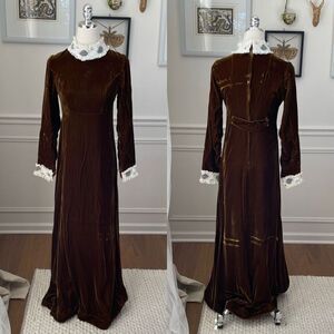 Vintage 70s Brown Velvet Maxi Dress Lace Collar Cuff XS